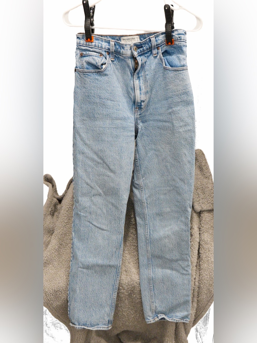 Abercrombie & Fitch Curve Love 90s straight leg Light Blue High-Rise Jeans